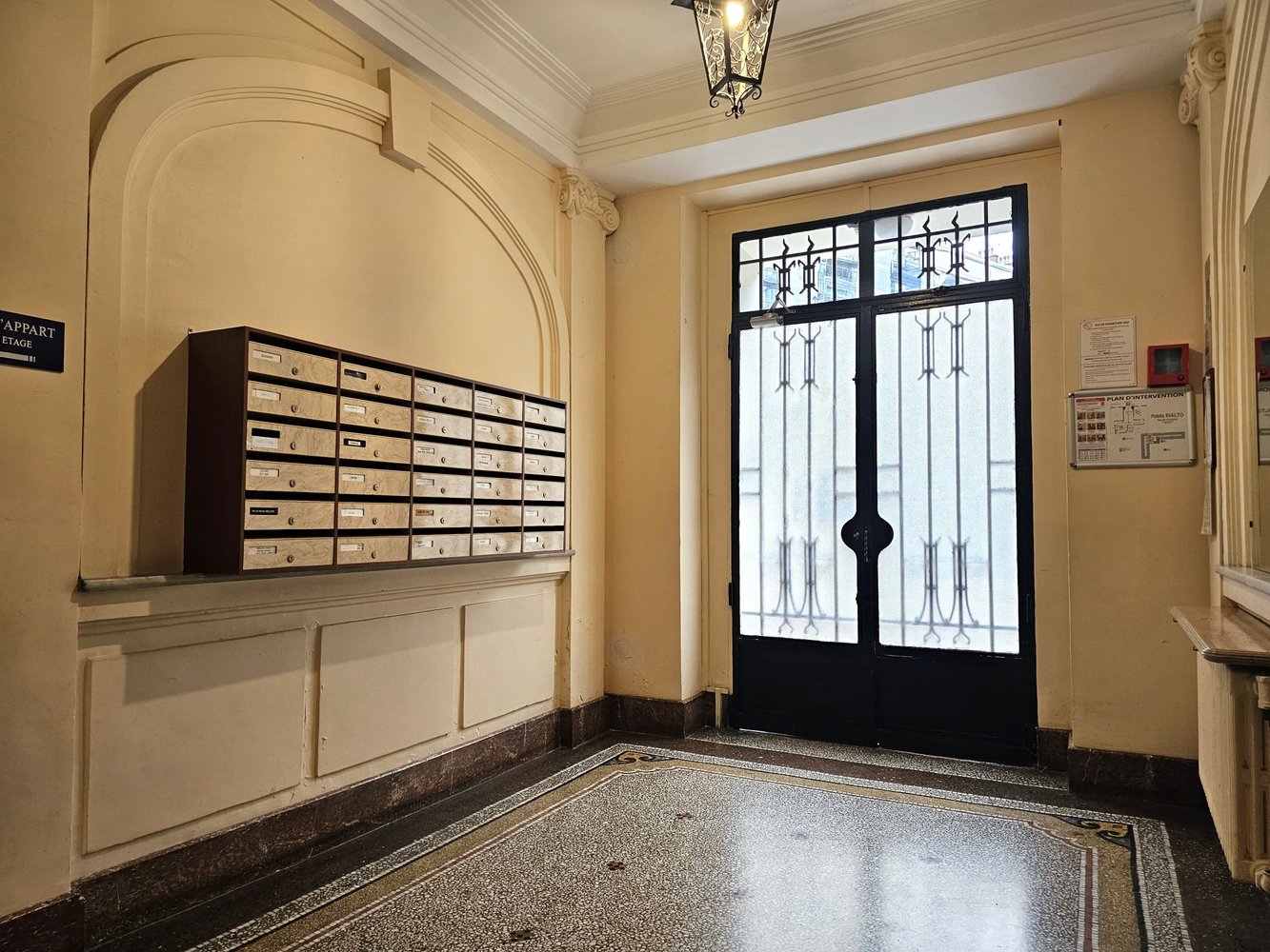 Property photo in Carre d'Or