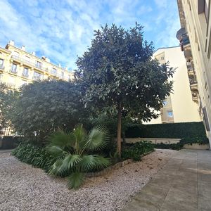 Property in Carre d'Or