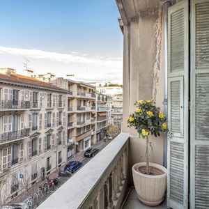 Property in Carre d'Or