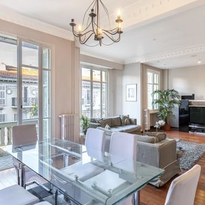 Property in Carre d'Or