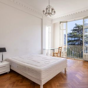 Property in Carre d'Or