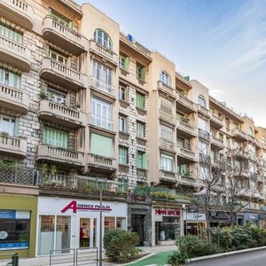 Property in Carre d'Or