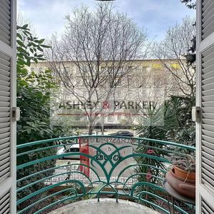 Property in Carre d'Or