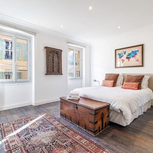 Property in Carre d'Or