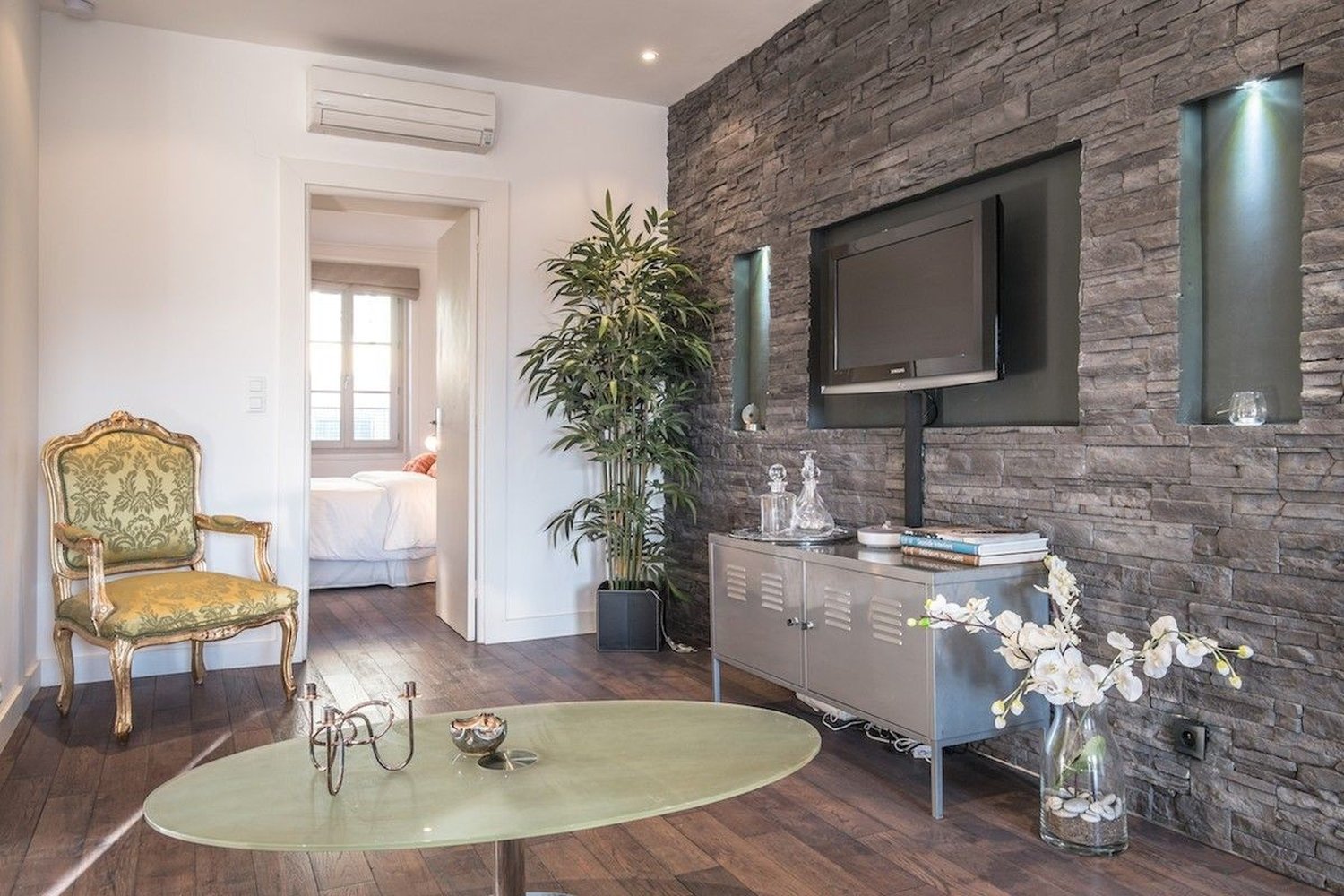 Property photo in Carre d'Or