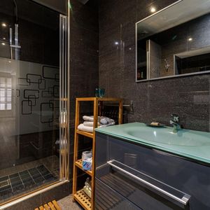 Property in Carre d'Or