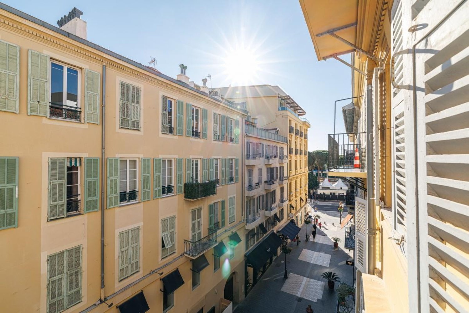 Property photo in Carre d'Or