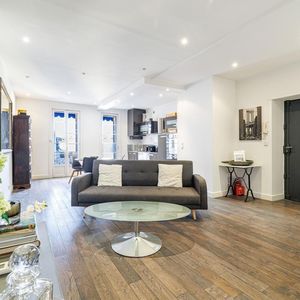 Property in Carre d'Or