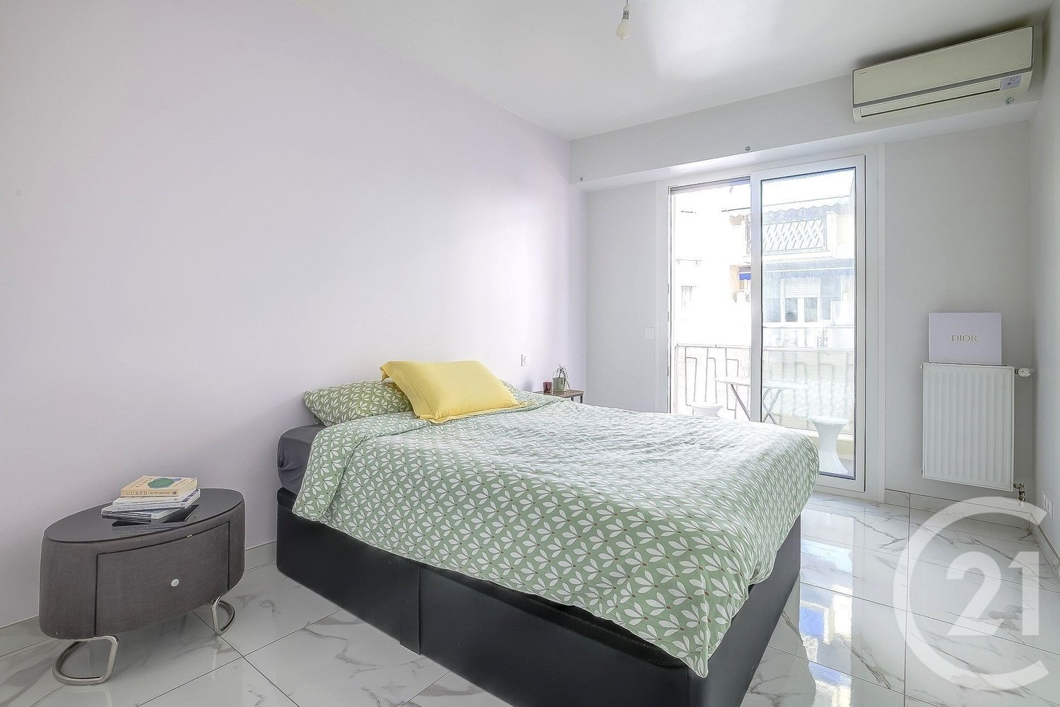 Property photo in Carre d'Or