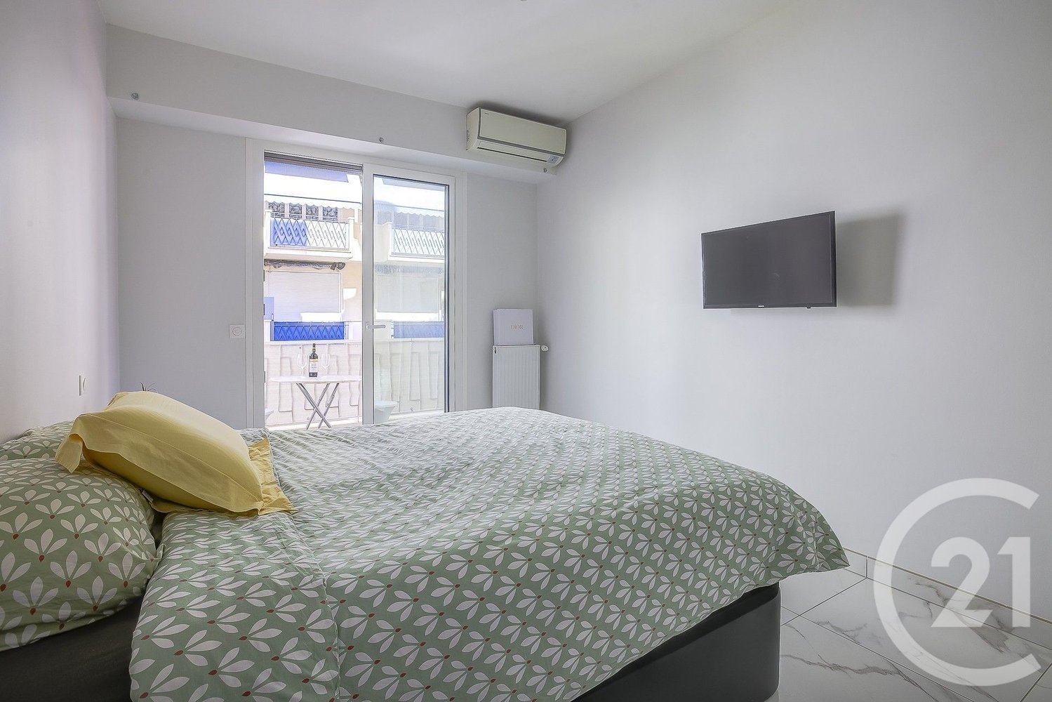 Property photo in Carre d'Or