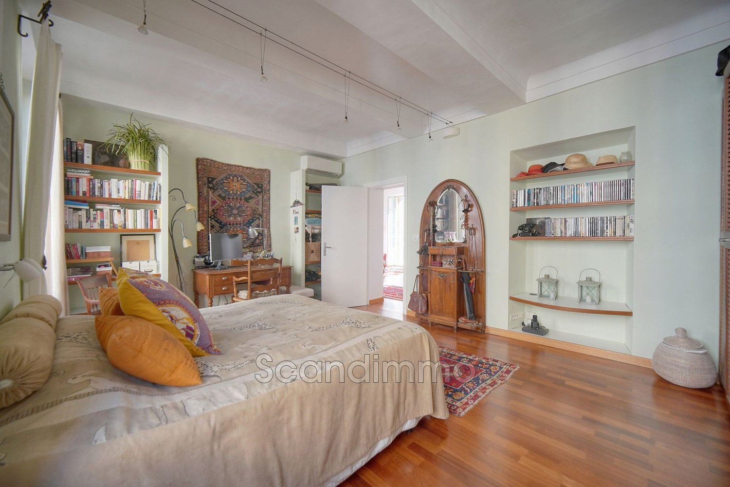 Property photo in Carre d'Or