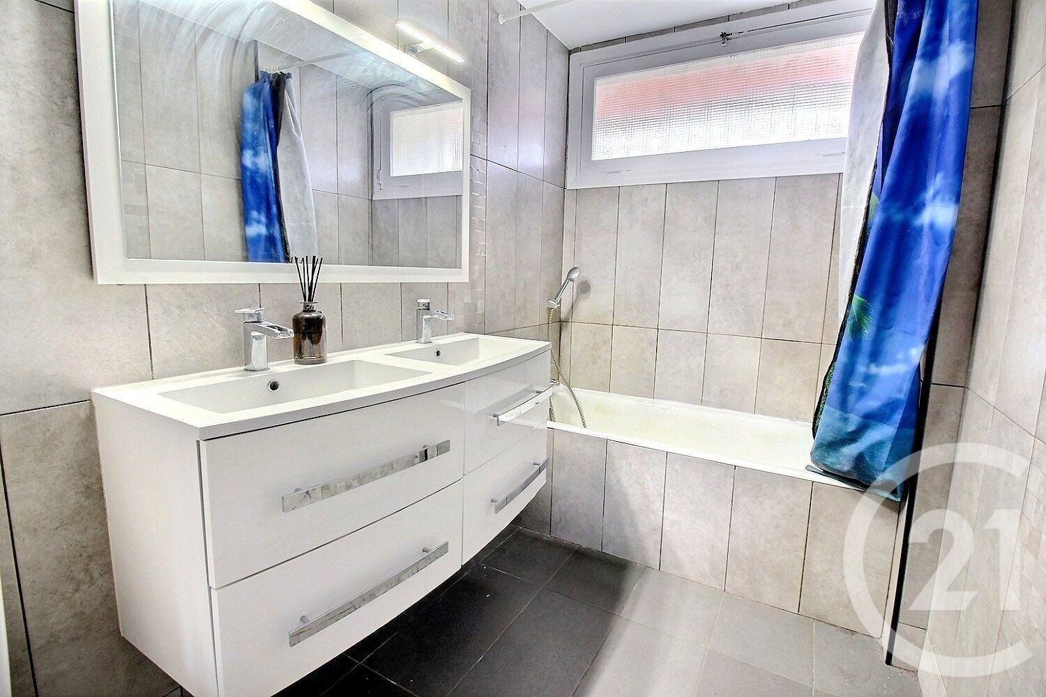 Property photo in Carre d'Or