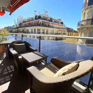 Property in Carre d'Or