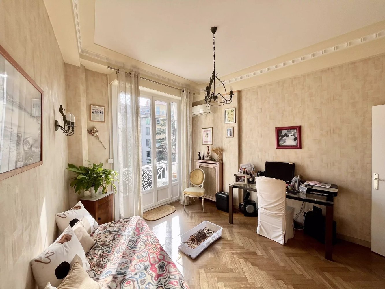 Property photo in Carre d'Or