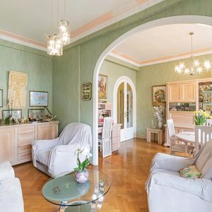 Property in Carre d'Or