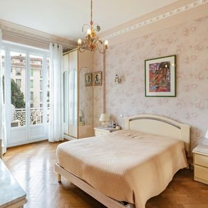 Property in Carre d'Or