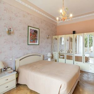 Property in Carre d'Or