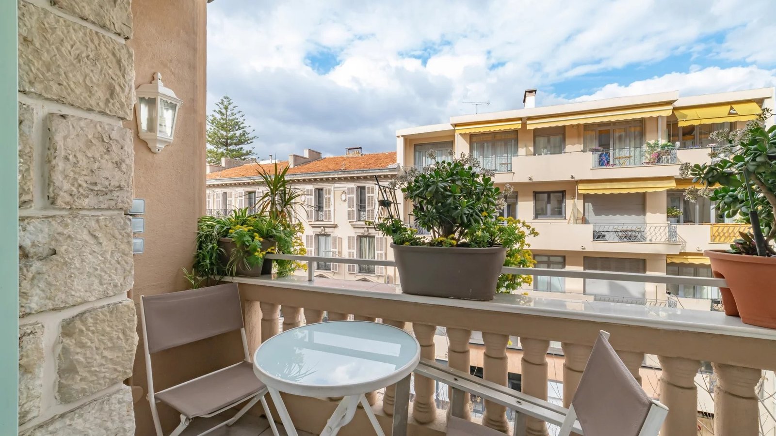 Property photo in Carre d'Or