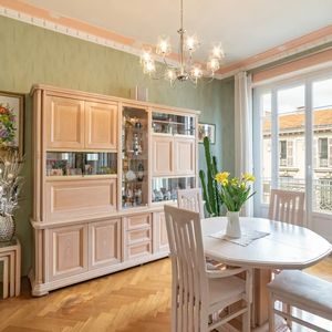 Property in Carre d'Or