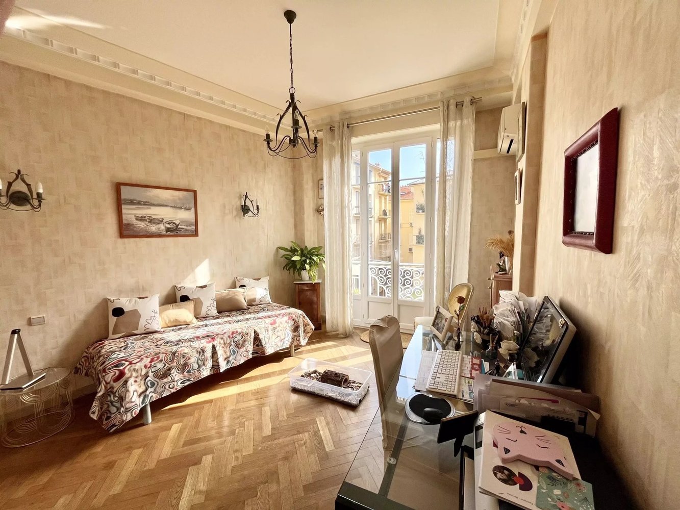 Property photo in Carre d'Or