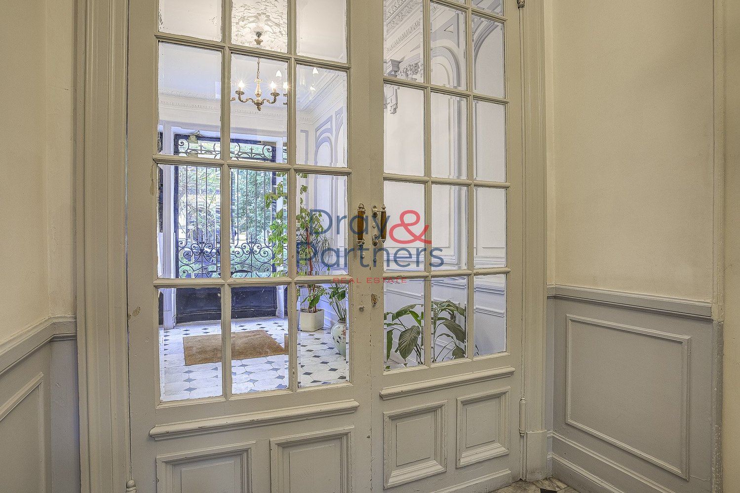 Property photo in Carre d'Or