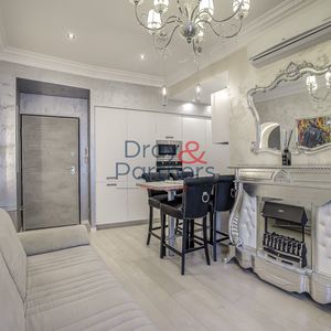 Property in Carre d'Or