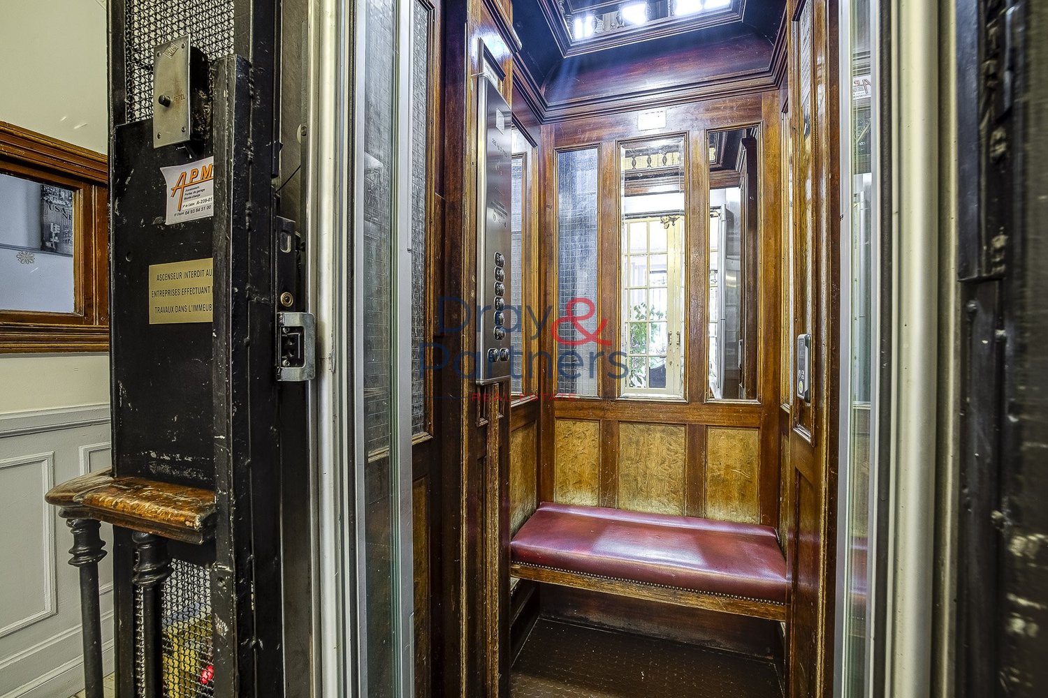 Property photo in Carre d'Or