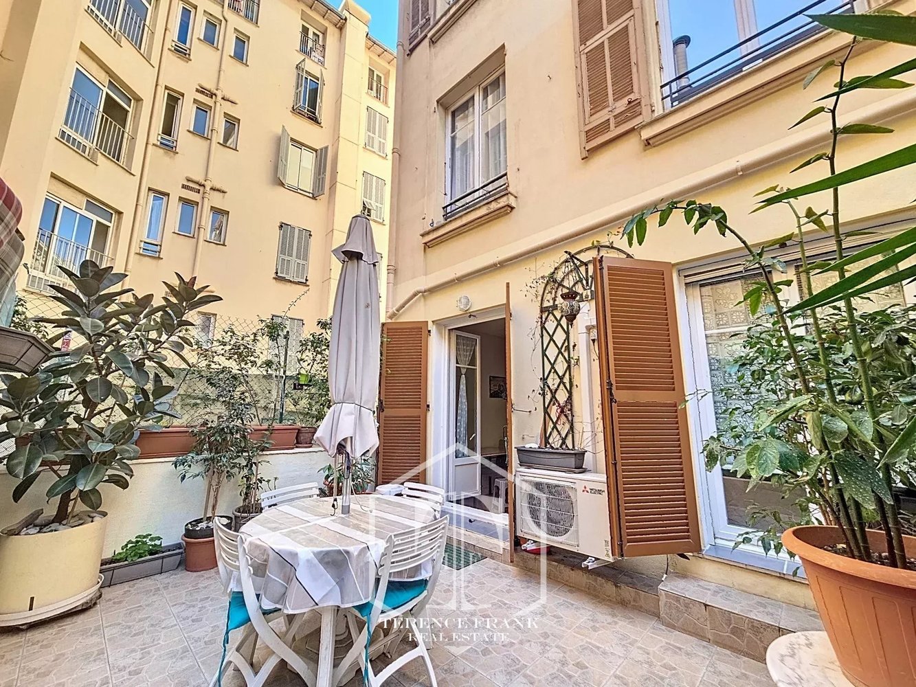 Property photo in Musicians Quarter