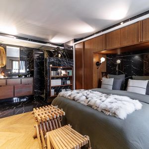 Property in Carre d'Or