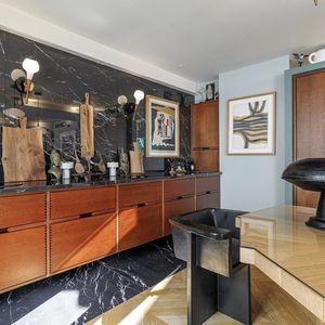 Property in Carre d'Or