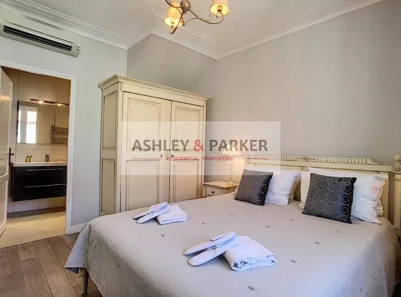 Property photo in Carre d'Argent