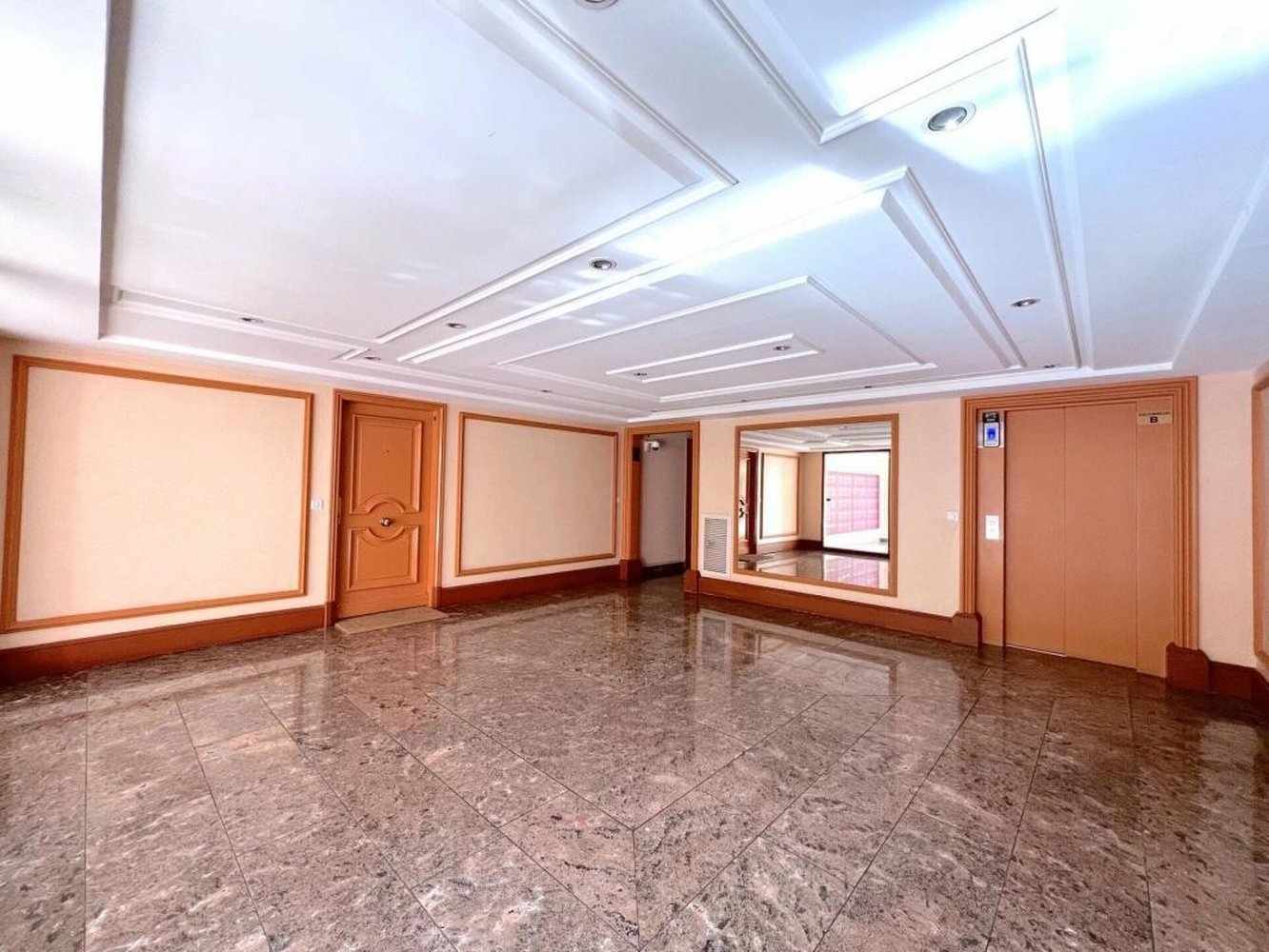 Property photo in Carre d'Argent