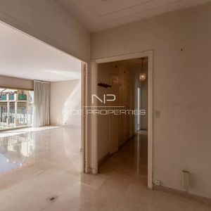 Property in Carre d'Or