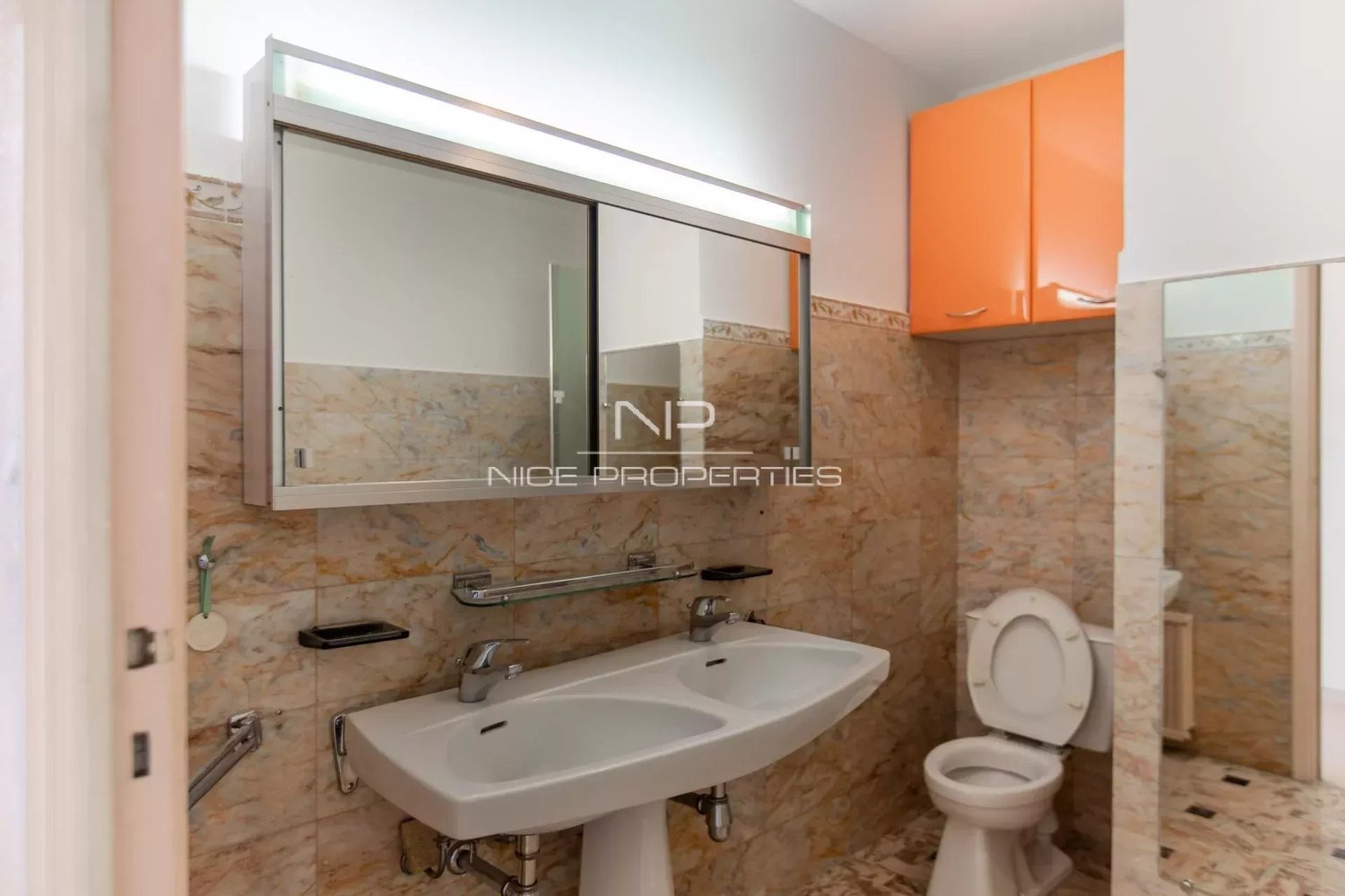 Property photo in Carre d'Or