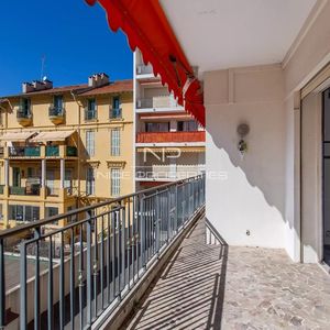 Property in Carre d'Or