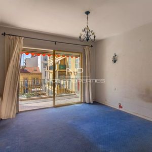 Property in Carre d'Or