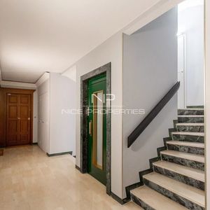 Property in Carre d'Or