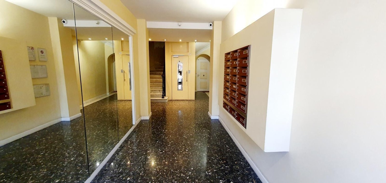 Property photo in Carre d'Or