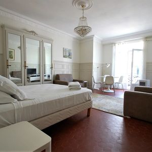 Property in Carre d'Or