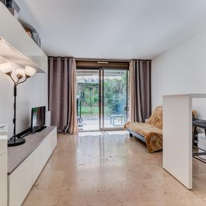 Property in Carre d'Or