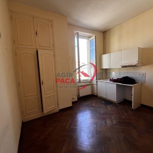 Property in Carre d'Or