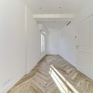 Property in Carre d'Or