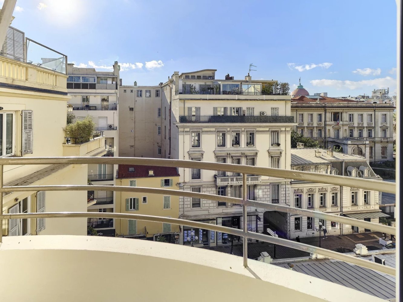 Property photo in Carre d'Or