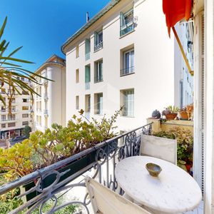 Property in Carre d'Or