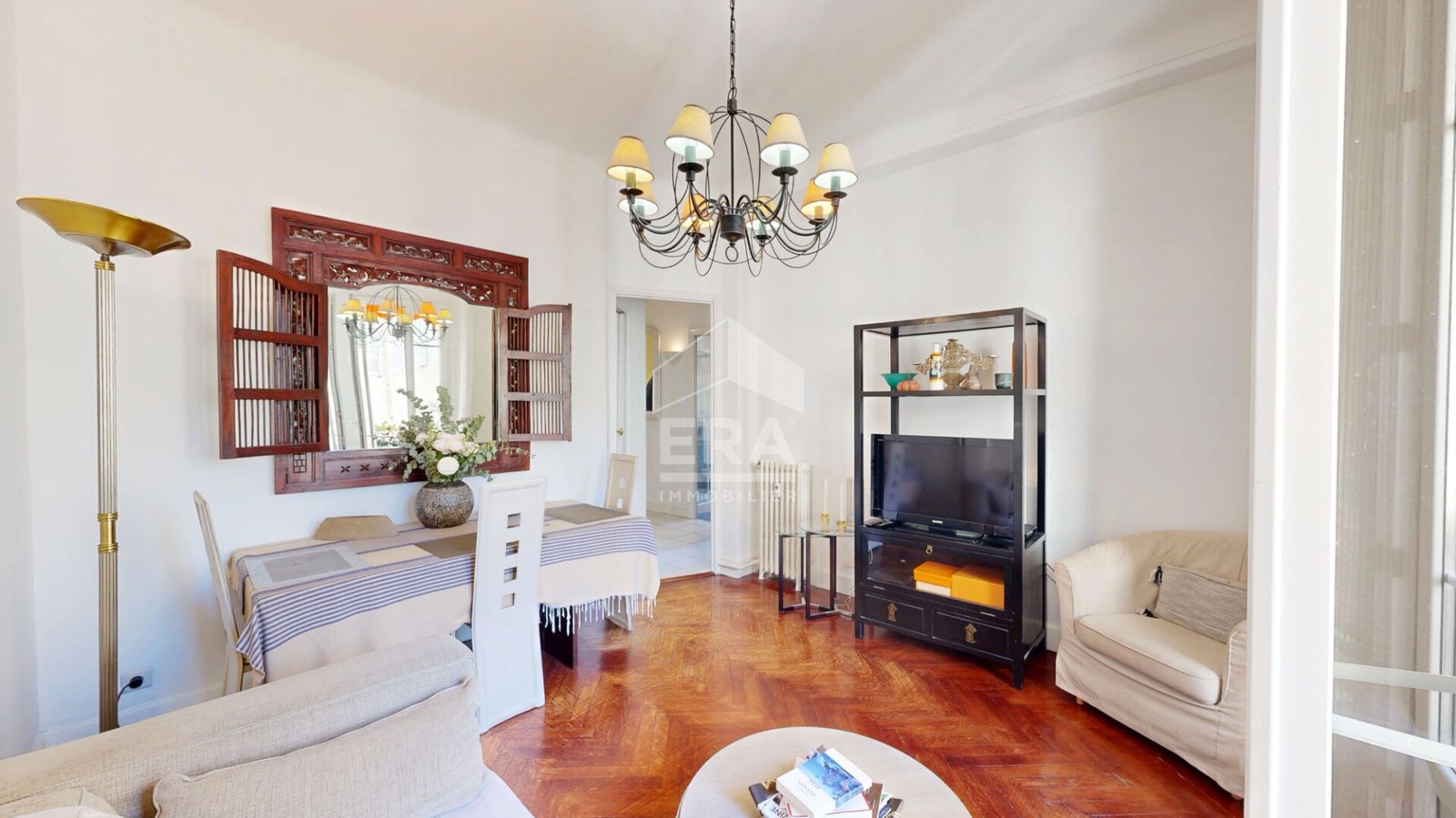 Property photo in Carre d'Or