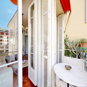 Property in Carre d'Or