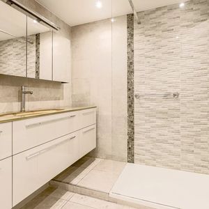 Property in Carre d'Or