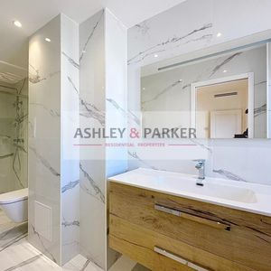 Property in Carre d'Or