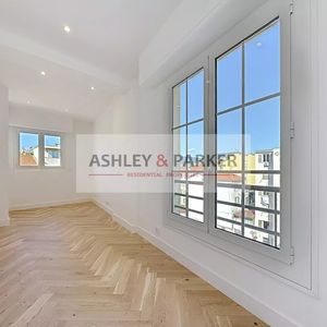 Property in Carre d'Or