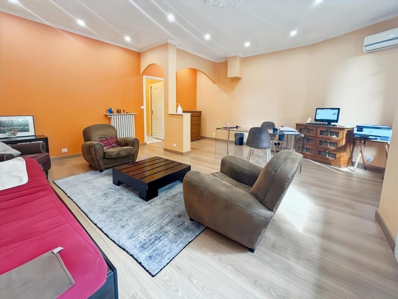 Property photo in Carre d'Or